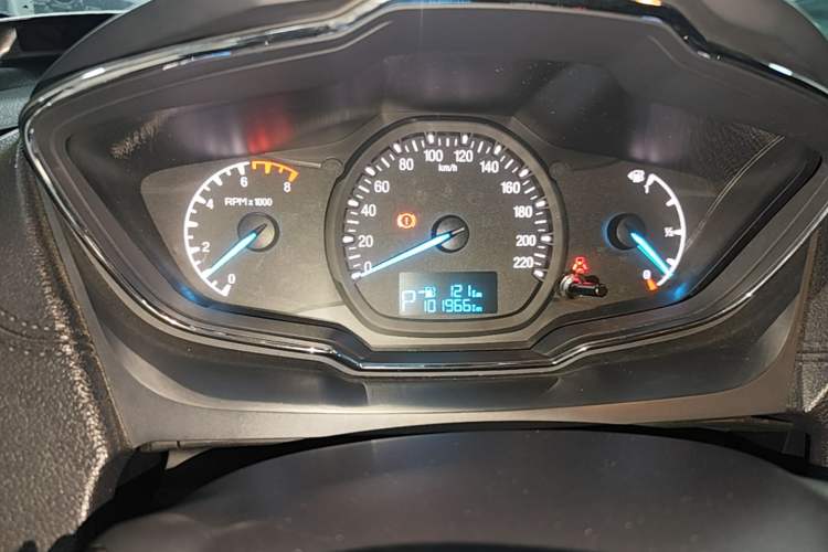 Used Ford Escort 2015 1.5L Automatic Fashion Model Instrument Cluster