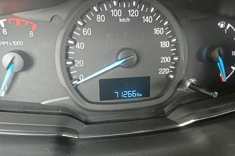 Used Ford Escort 2015 1.5L Automatic Fashion Model Instrument Cluster