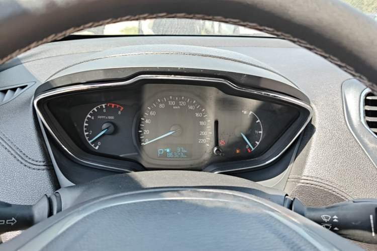 Used Ford Escort 2015 1.5L Automatic Fashion Model Instrument Cluster