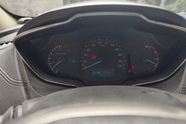 Used Ford Escort 2015 1.5L Automatic Fashion Model Instrument Cluster