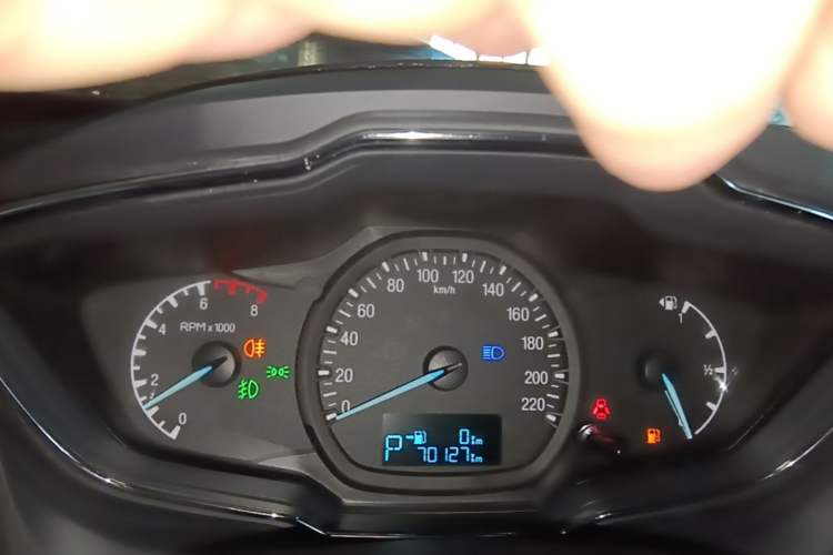 Used Ford Escort 2015 1.5L Automatic Fashion Model Instrument Cluster