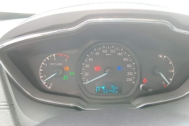 Used Ford Escort 2015 1.5L Automatic Fashion Model Instrument Cluster