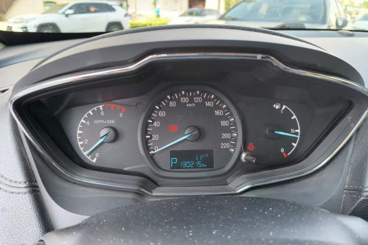 Used Ford Escort 2015 1.5L Automatic Fashion Model Instrument Cluster