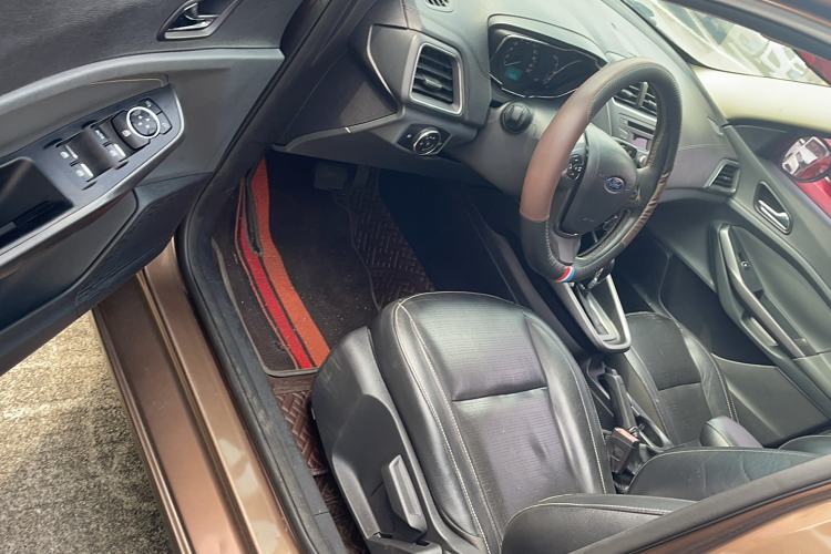 Used Ford Escort 2015 1.5L Automatic Comfort Edition Interior 2