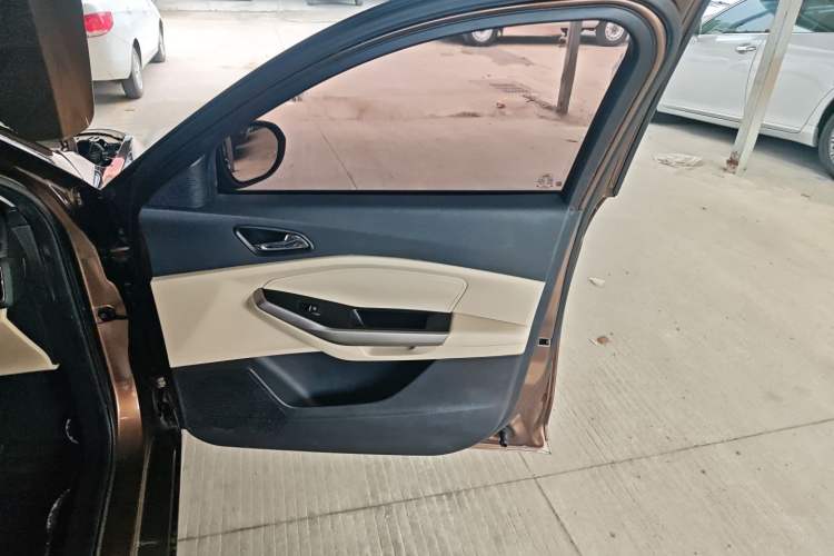 Used Ford Escort 2015 1.5L Automatic Fashion Model Interior 2