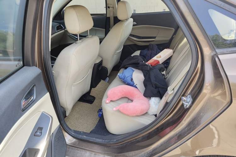 Used Ford Escort 2015 1.5L Automatic Comfort Edition Interior 4