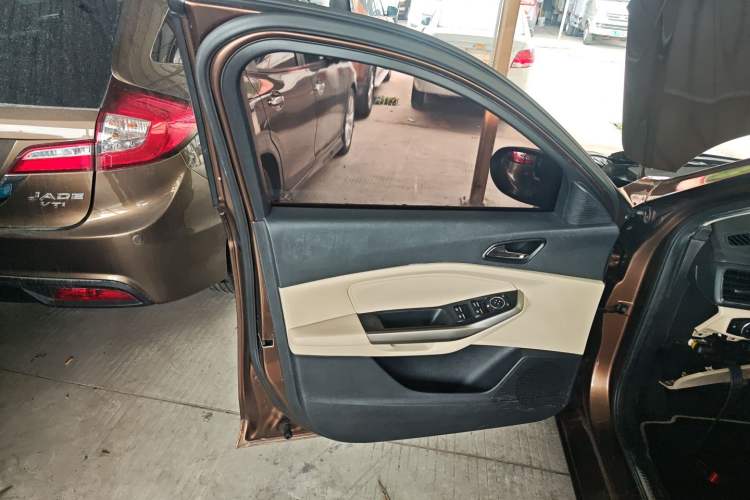 Used Ford Escort 2015 1.5L Automatic Fashion Model Interior 4