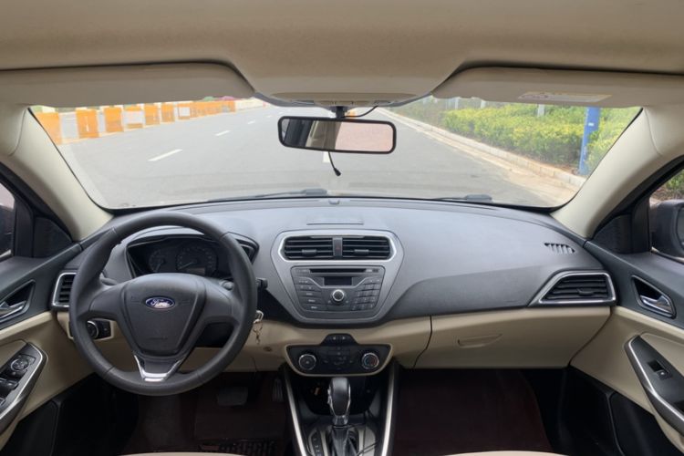 Used Ford Escort 2015 1.5L Automatic Comfort Edition Interior 5