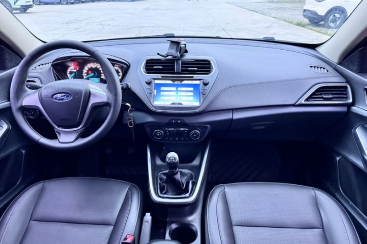 Used Ford Escort 2015 1.5L Manual Fashion Edition Interior 5