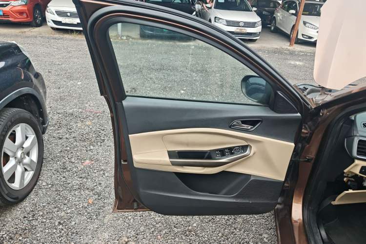 Used Ford Escort 2015 1.5L Automatic Fashion Model Interior 7