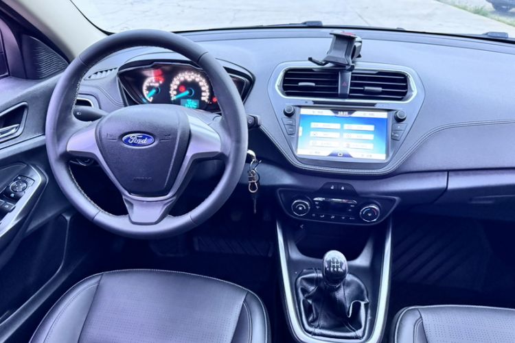 Used Ford Escort 2015 1.5L Manual Fashion Edition Interior 7