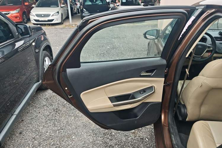 Used Ford Escort 2015 1.5L Automatic Fashion Model Interior 8