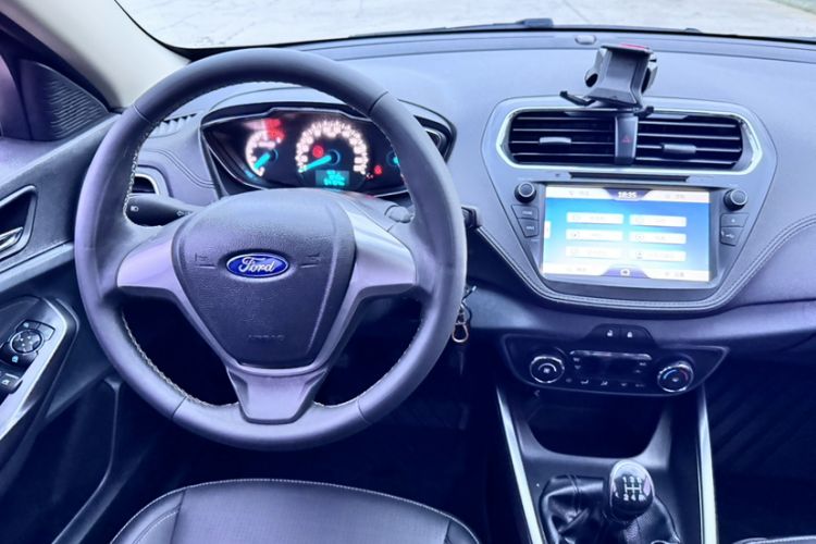 Used Ford Escort 2015 1.5L Manual Fashion Edition Interior 9