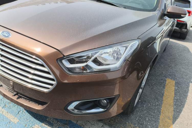 Used Ford Escort 2015 1.5L Automatic Fashion Model Left Front Headlight
