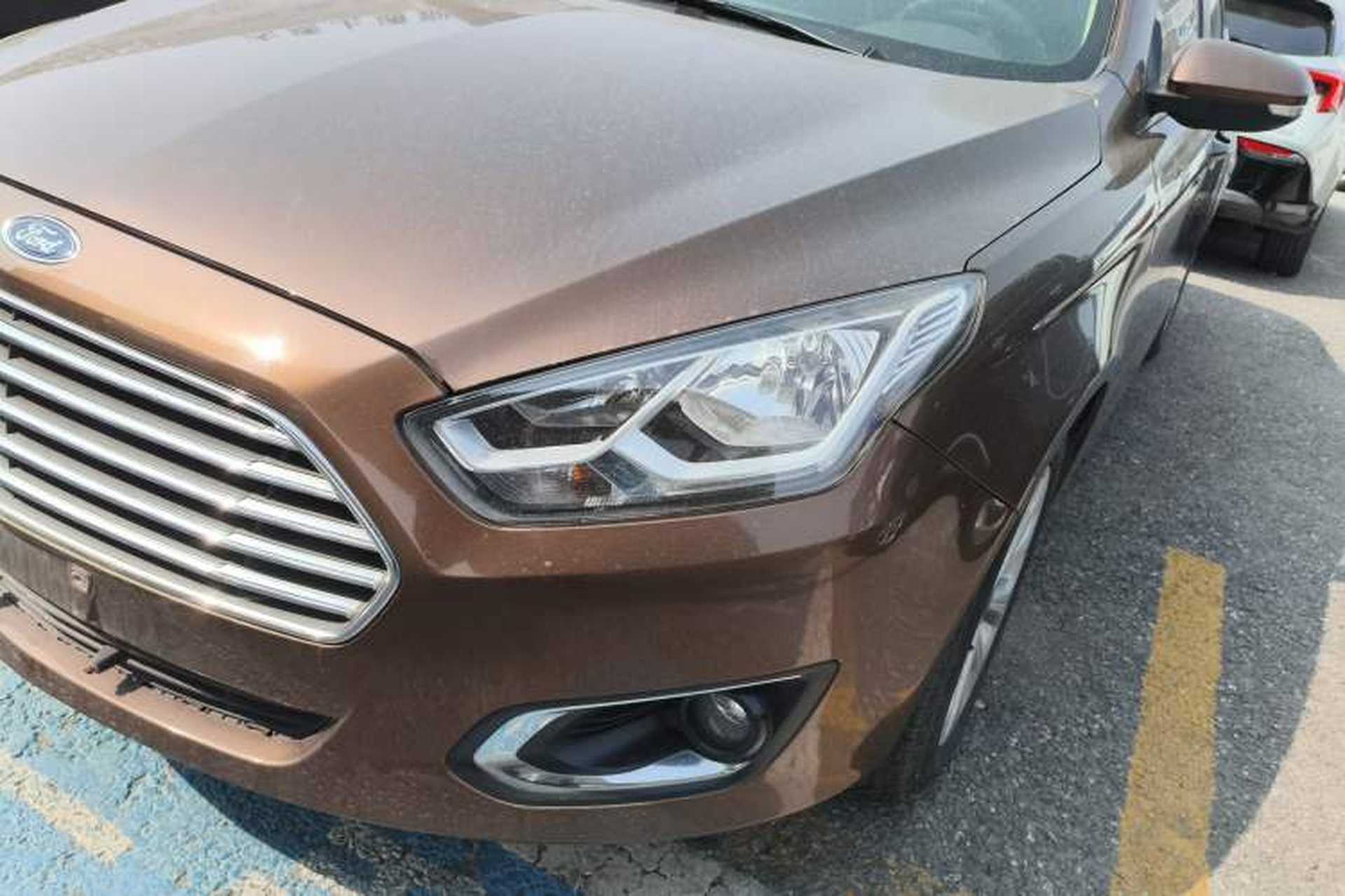 Used Ford Escort 2015 1.5L Automatic Fashion Model Left Front Headlight