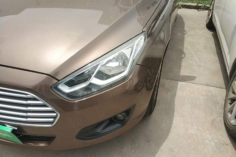 Used Ford Escort 2015 1.5L Automatic Comfort Edition Left Front Headlight