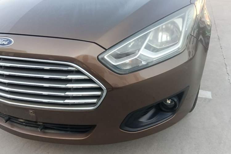 Used Ford Escort 2015 1.5L Automatic Comfort Edition Left Front Headlight