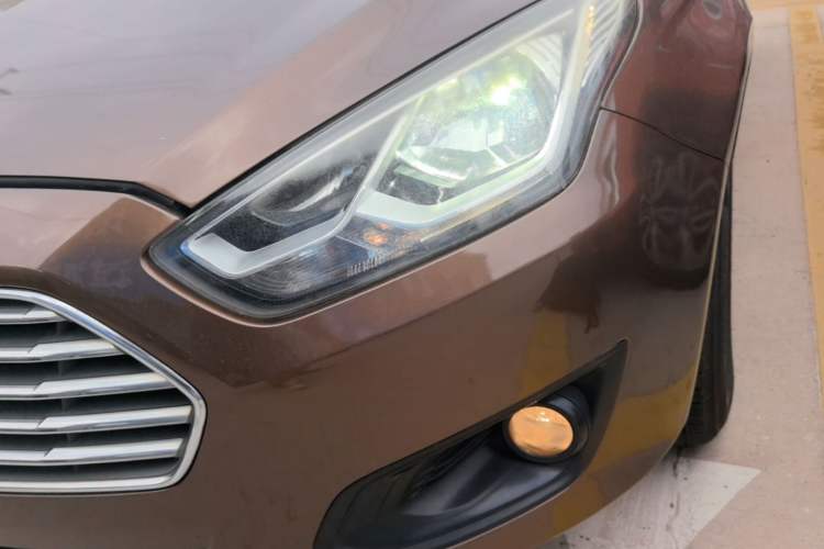 Used Ford Escort 2015 1.5L Automatic Comfort Edition Left Front Headlight