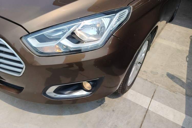 Used Ford Escort 2015 1.5L Manual Fashion Edition Left Front Headlight
