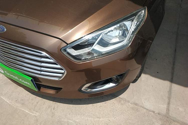 Used Ford Escort 2015 1.5L Automatic Fashion Model Left Front Headlight