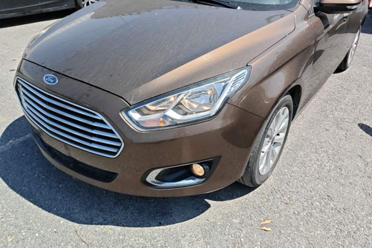 Used Ford Escort 2015 1.5L Automatic Fashion Model Left Front Headlight