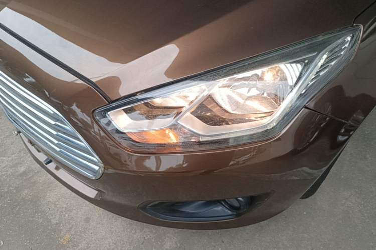 Used Ford Escort 2015 1.5L Automatic Comfort Edition Left Front Headlight