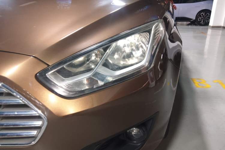 Used Ford Escort 2015 1.5L Automatic Comfort Edition Left Front Headlight