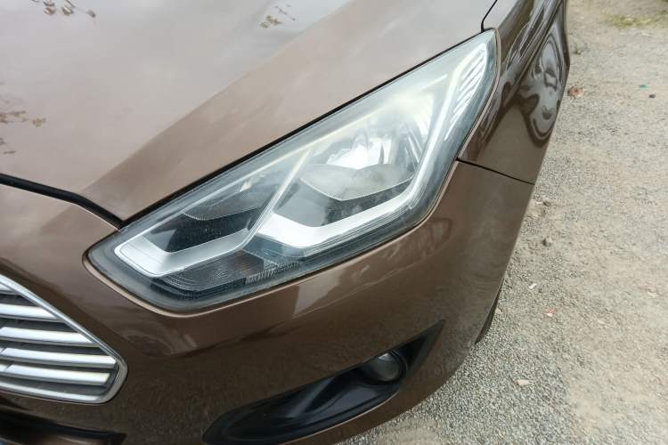 Used Ford Escort 2015 1.5L Automatic Comfort Edition Left Front Headlight