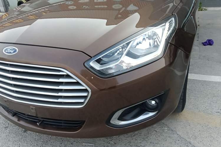 Used Ford Escort 2015 1.5L Automatic Fashion Model Left Front Headlight