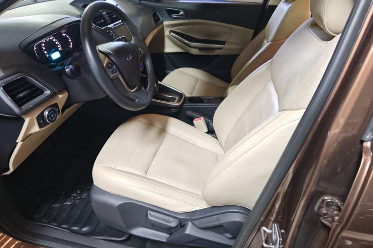 Used Ford Escort 2015 1.5L Automatic Fashion Model Left Front Seat