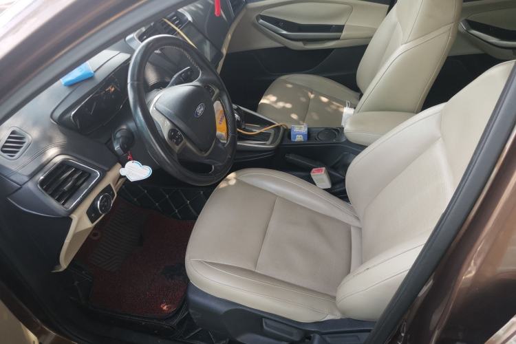 Used Ford Escort 2015 1.5L Automatic Fashion Model Left Front Seat
