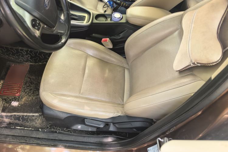 Used Ford Escort 2015 1.5L Automatic Fashion Model Left Front Seat