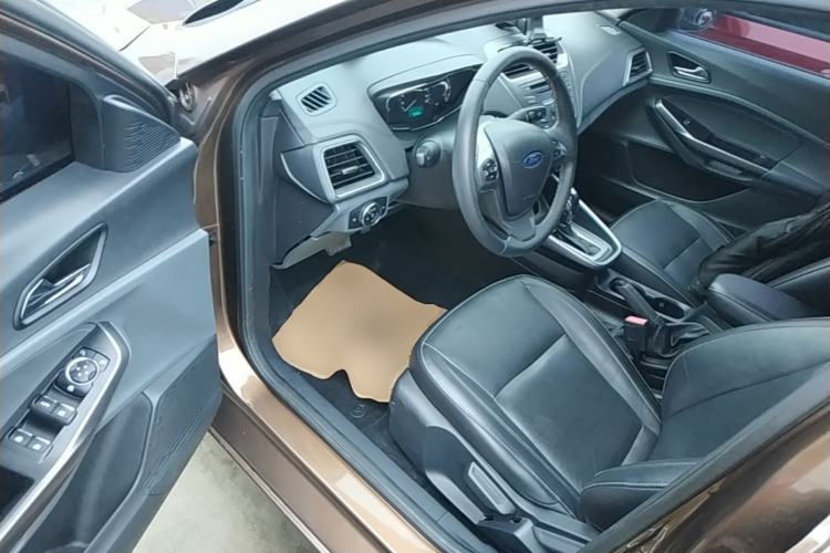 Used Ford Escort 2015 1.5L Automatic Fashion Model Left Front Seat