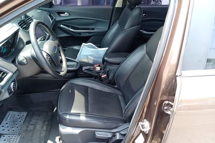 Used Ford Escort 2015 1.5L Automatic Fashion Model Left Front Seat