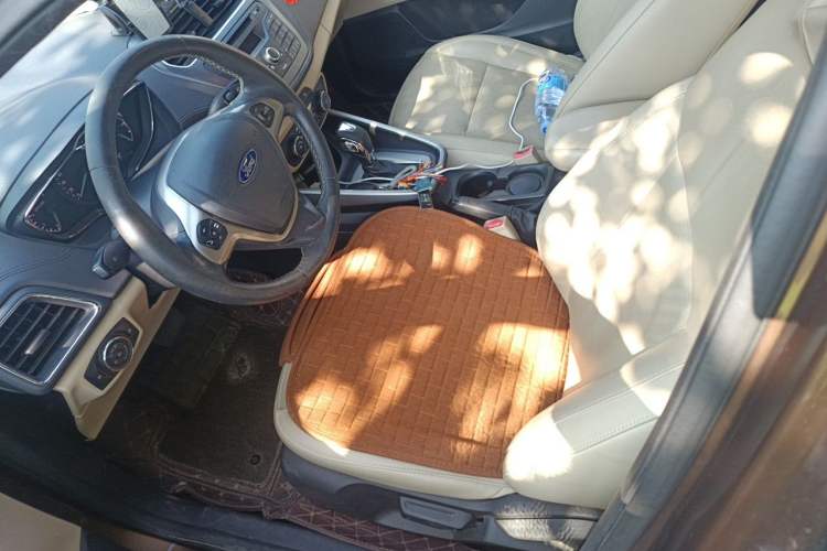 Used Ford Escort 2015 1.5L Automatic Fashion Model Left Front Seat