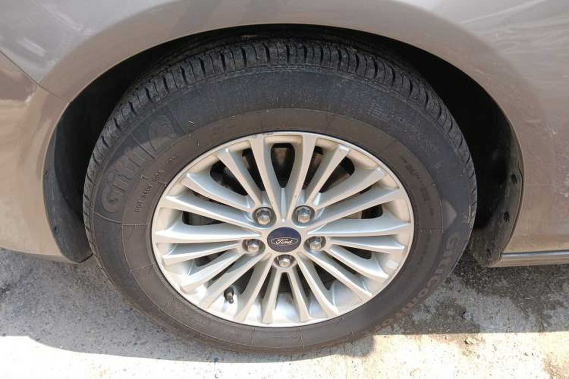 Used Ford Escort 2015 1.5L Automatic Comfort Edition Left Front Wheel Hub