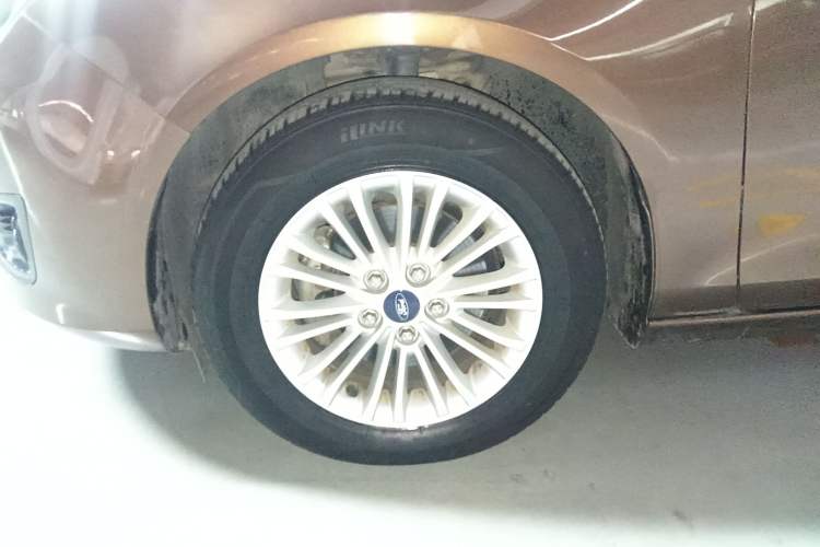 Used Ford Escort 2015 1.5L Automatic Comfort Edition Left Front Wheel Hub