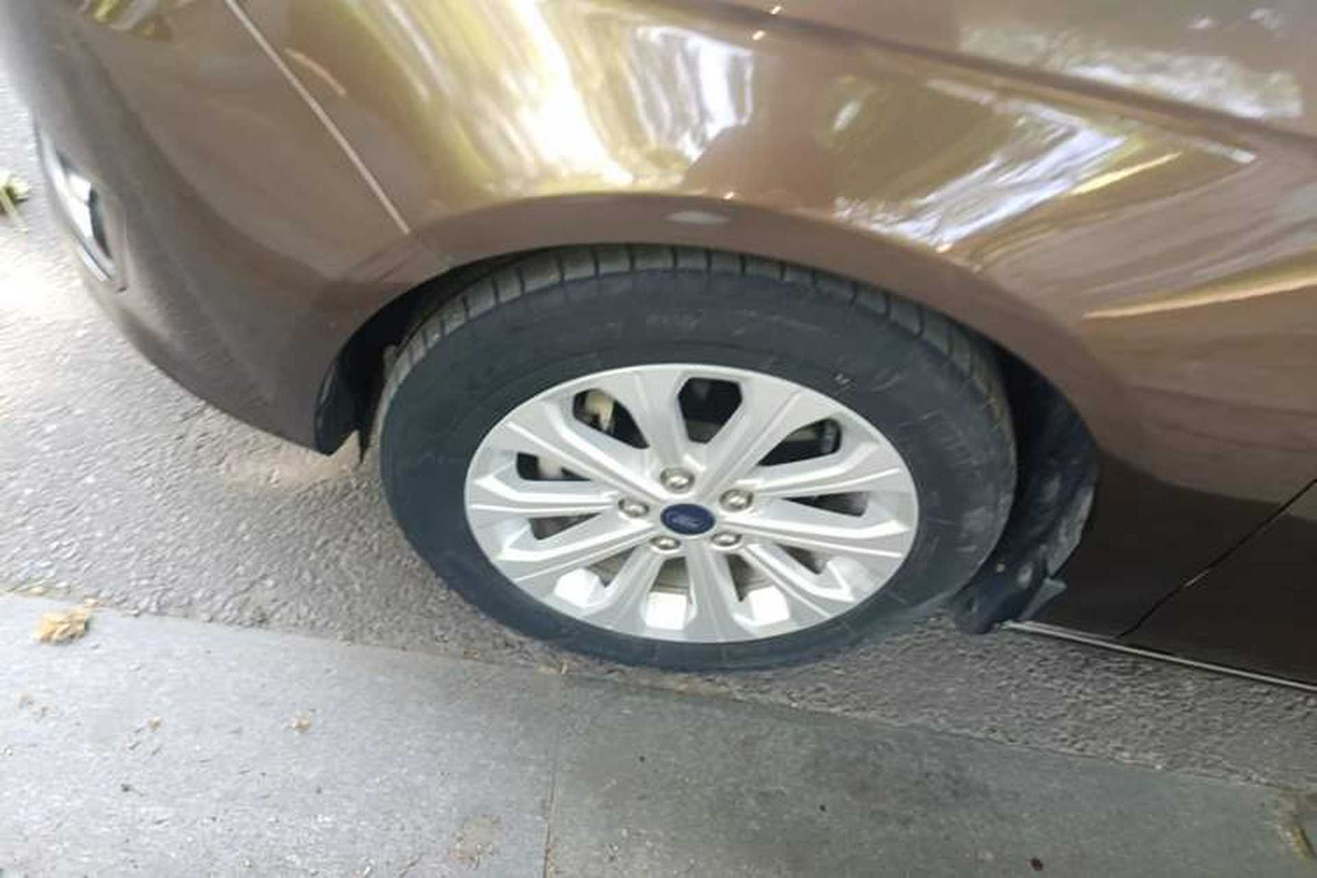 Used Ford Escort 2015 1.5L Manual Fashion Edition Left Front Wheel Hub