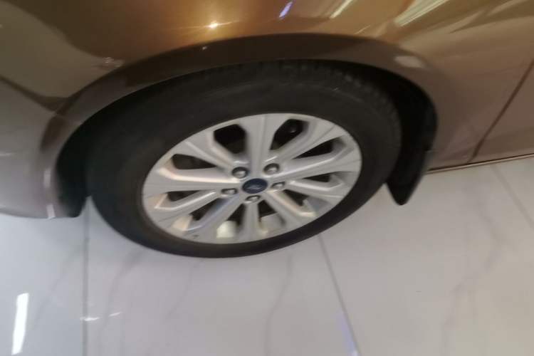 Used Ford Escort 2015 1.5L Manual Fashion Edition Left Front Wheel Hub