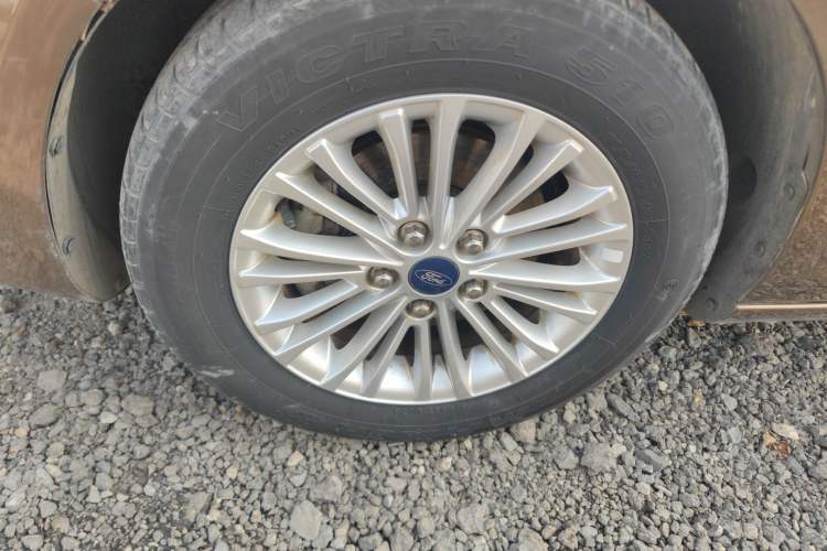 Used Ford Escort 2015 1.5L Automatic Comfort Edition Left Front Wheel Hub