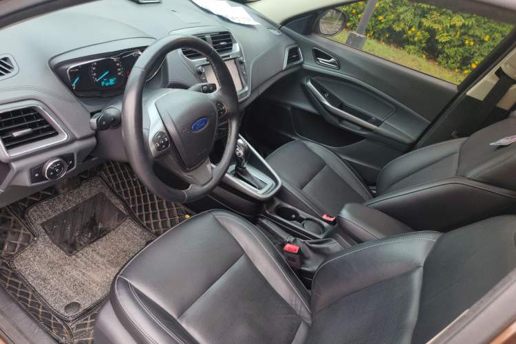 Used Ford Escort 2015 1.5L Automatic Fashion Model Left Rear Seat