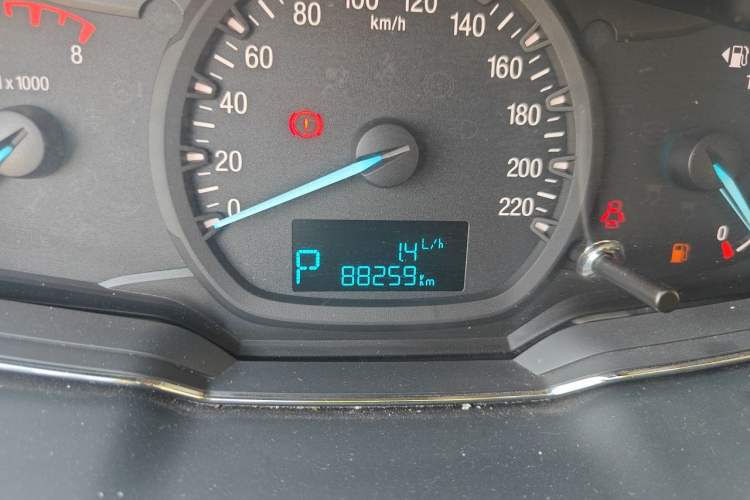 Used Ford Escort 2015 1.5L Automatic Fashion Model Odometer Close Up