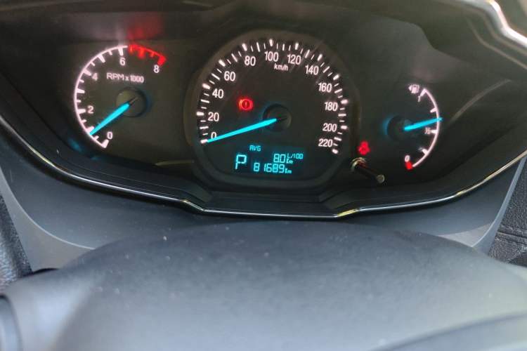 Used Ford Escort 2015 1.5L Automatic Fashion Model Odometer Close Up