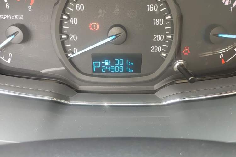 Used Ford Escort 2015 1.5L Automatic Fashion Model Odometer Close Up