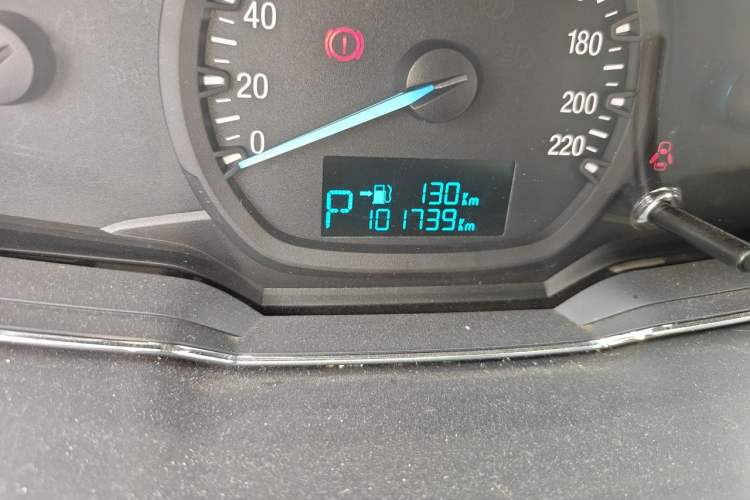 Used Ford Escort 2015 1.5L Automatic Fashion Model Odometer Close Up