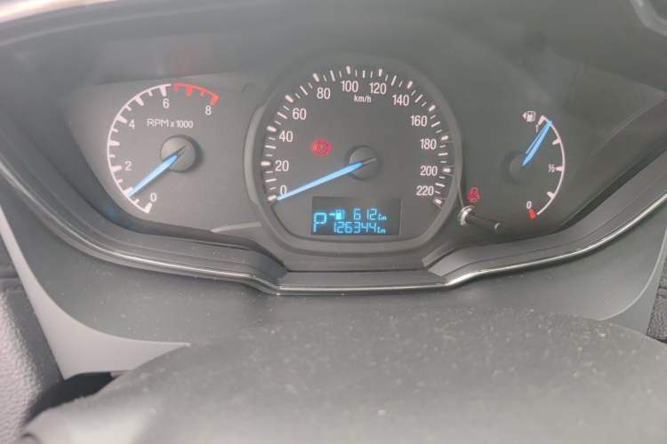 Used Ford Escort 2015 1.5L Automatic Fashion Model Odometer Close Up