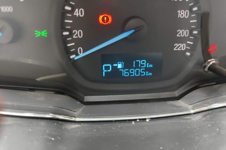 Used Ford Escort 2015 1.5L Automatic Fashion Model Odometer Close Up
