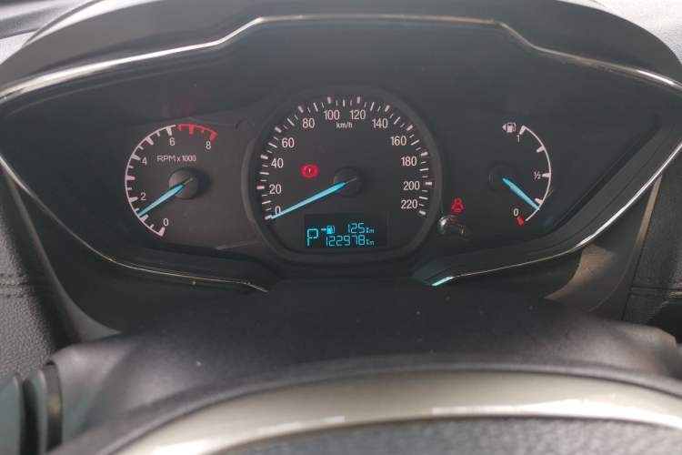 Used Ford Escort 2015 1.5L Automatic Fashion Model Odometer Close Up