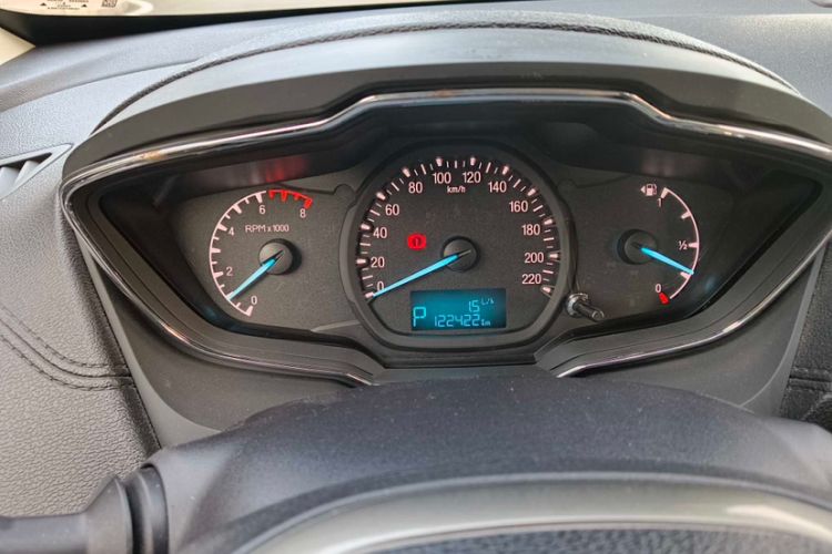 Used Ford Escort 2015 1.5L Automatic Fashion Model Odometer Close Up