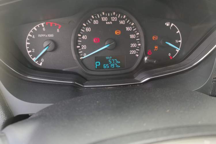 Used Ford Escort 2015 1.5L Automatic Fashion Model Odometer Close Up